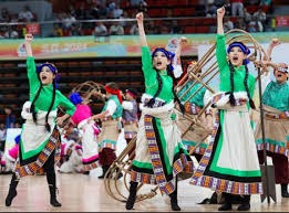 为什么外野墙的背景色必须统一